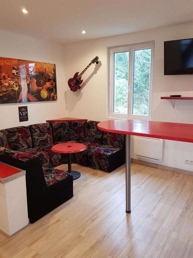 05 - Tres Joli 3 Pieces Neuf 2 Chambres, Logement Tout Equipe Pour 1 A 4 Personnes Maximum, Vue Sur Jardin Avec Parking Privatif, Grand Fourgon Possible, Tout Le Linge De Maison Est Fourni Annesse-et-Beaulieu Eksteriør bilde